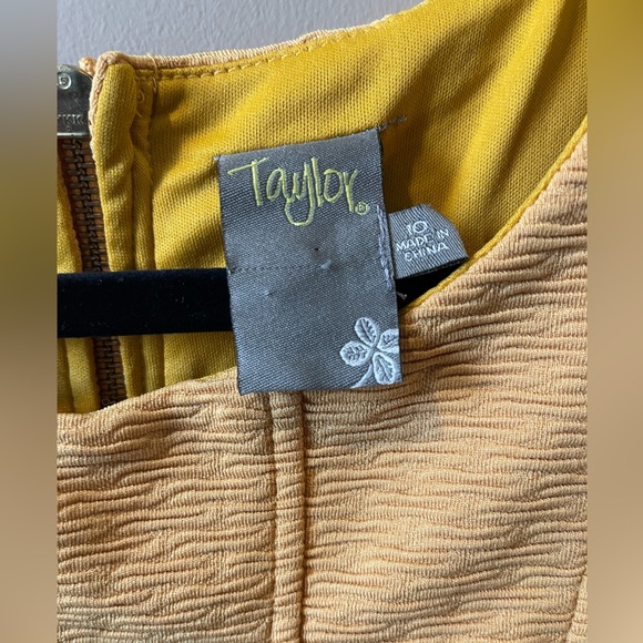 Taylor Womeen’s yellow dress - Size 10 - Picture 6 of 8